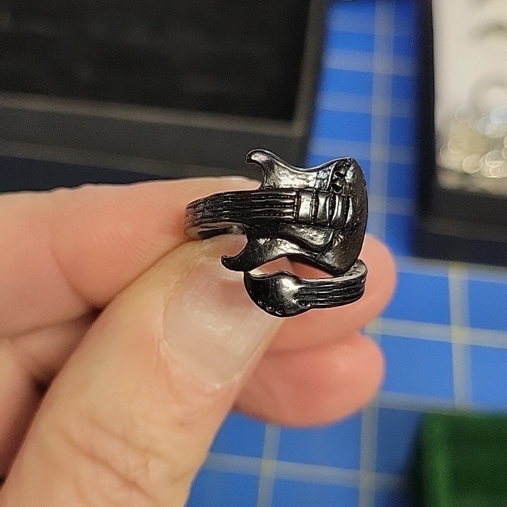 Guitar Wrap Around Black Tone Ring